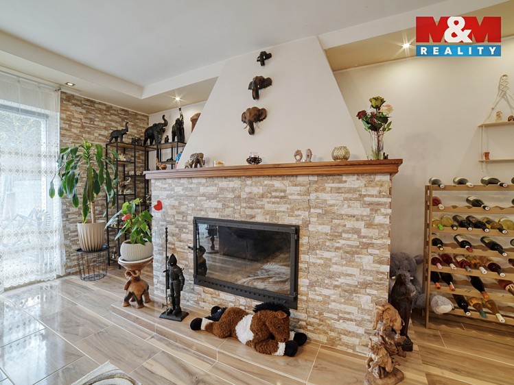 Prodej rodinného domu 252 m², pozemek 847 m² - foto 3