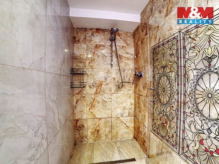 Prodej rodinného domu 252 m², pozemek 847 m² - foto 7