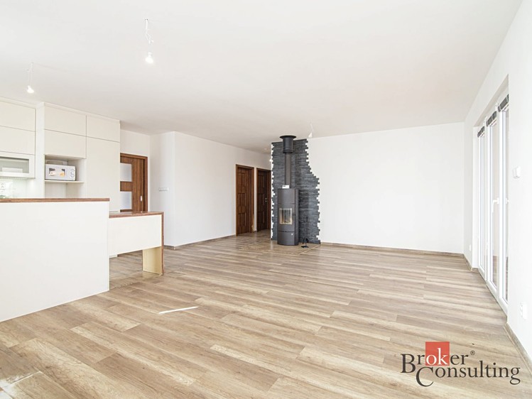 Prodej  rodinného domu 140 m², pozemek 161 m² - foto 3