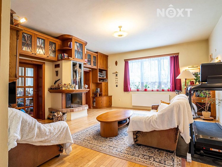 Prodej rodinného domu 259 m², pozemek 1 117 m² - foto 2