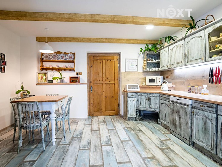 Prodej rodinného domu 178 m², pozemek 1 332 m² - foto 3