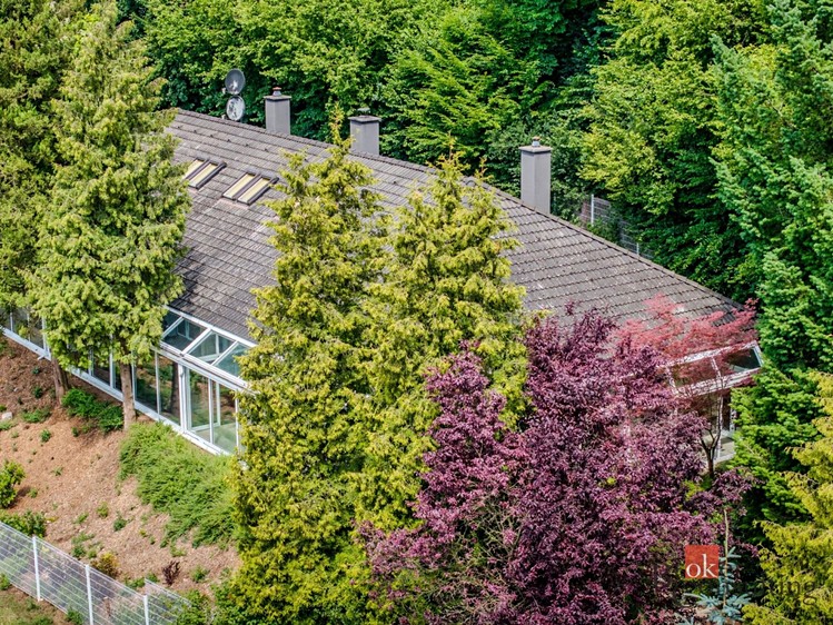 Prodej rodinného domu 450 m², pozemek 250 m² - foto 1