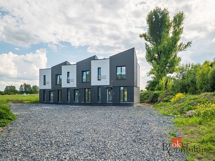 Prodej rodinného domu 89 m², pozemek 196 m² - foto 2