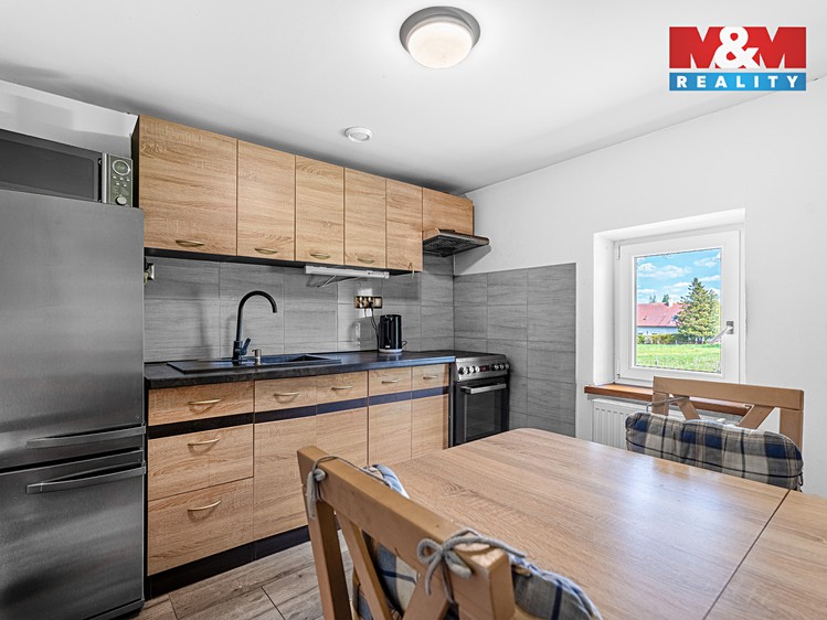 Prodej rodinného domu 142 m², pozemek 1 471 m² - foto 5