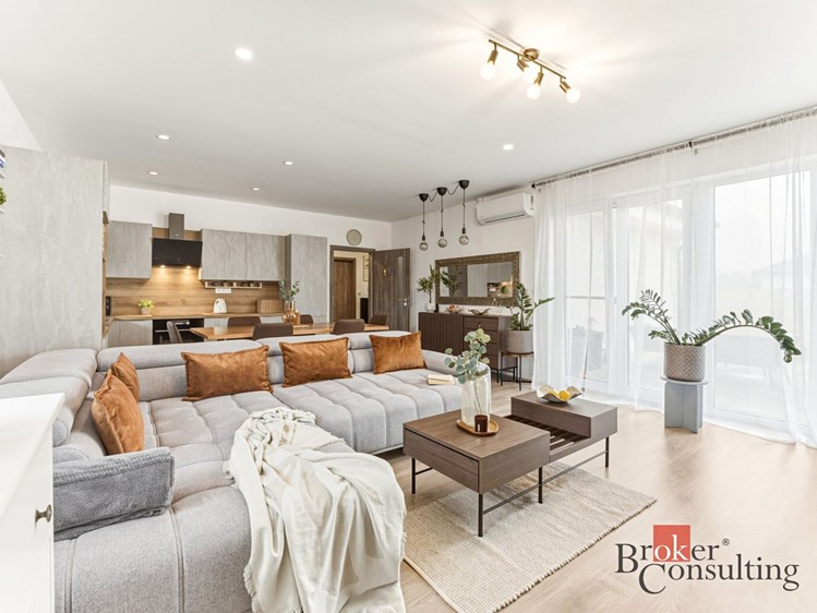 Prodej rodinného domu 104 m², pozemek 1 210 m² - foto 1