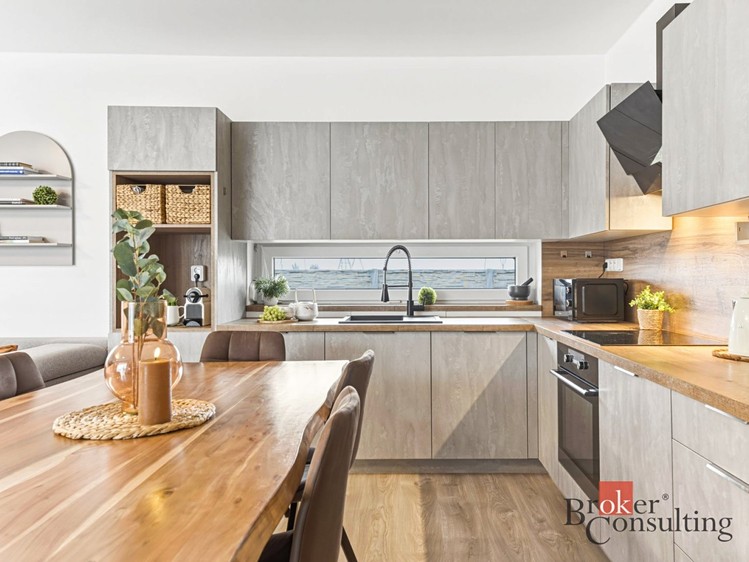 Prodej rodinného domu 104 m², pozemek 1 210 m² - foto 3