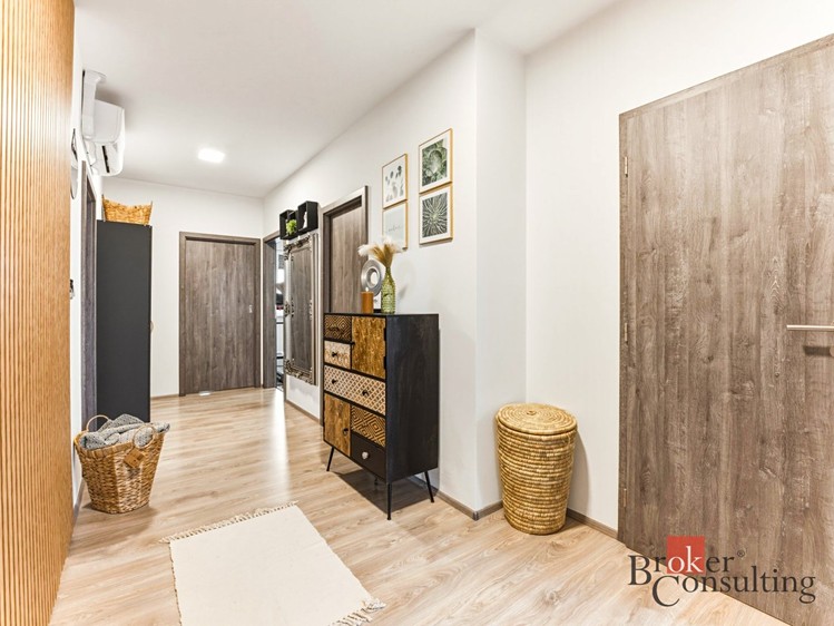 Prodej rodinného domu 104 m², pozemek 1 210 m² - foto 8