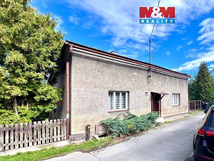 Prodej rodinného domu 146 m², pozemek 722 m² - foto 1