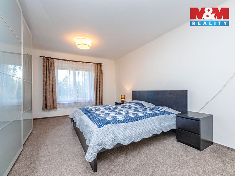 Prodej rodinného domu 195 m², pozemek 904 m² - foto 7