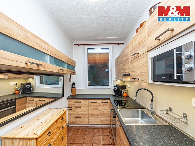 Prodej rodinného domu 195 m², pozemek 904 m² - foto 6