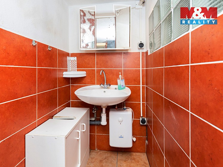 Prodej podílu 3/4  chaty 48 m², pozemek 416 m² - foto 8