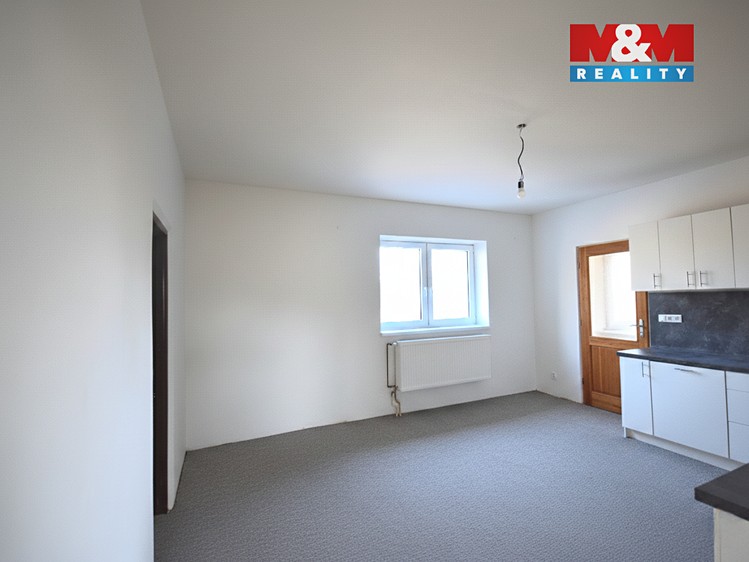 Prodej rodinného domu 250 m², pozemek 1 040 m² - foto 8