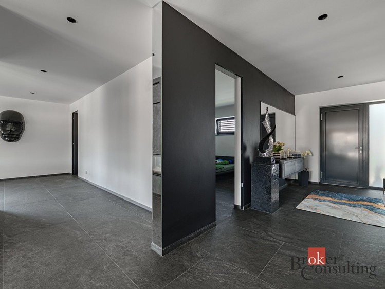 Prodej rodinného domu 268 m², pozemek 720 m² - foto 7