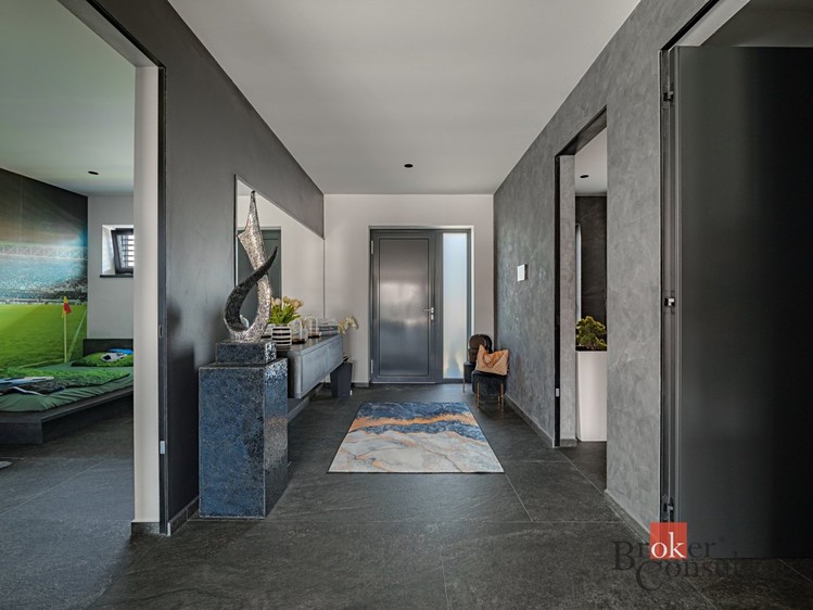 Prodej rodinného domu 268 m², pozemek 720 m² - foto 6