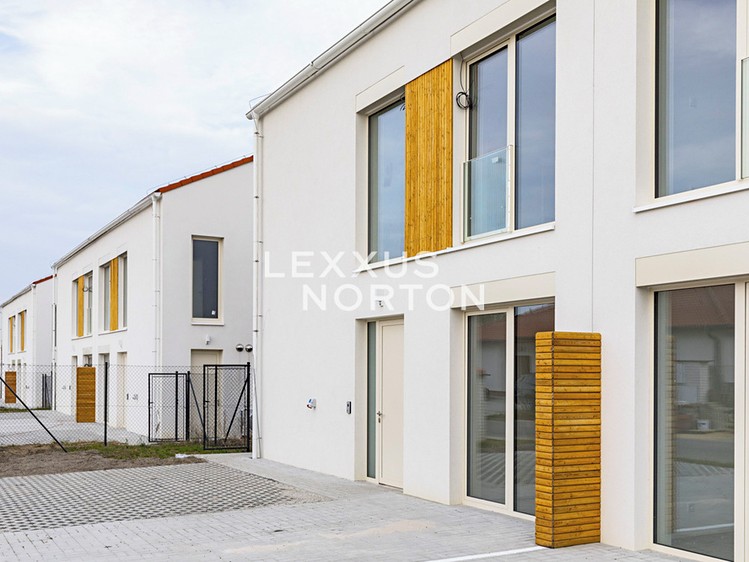 Prodej rodinného domu 194 m², pozemek 516 m² - foto 7