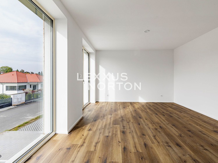 Prodej rodinného domu 194 m², pozemek 516 m² - foto 6