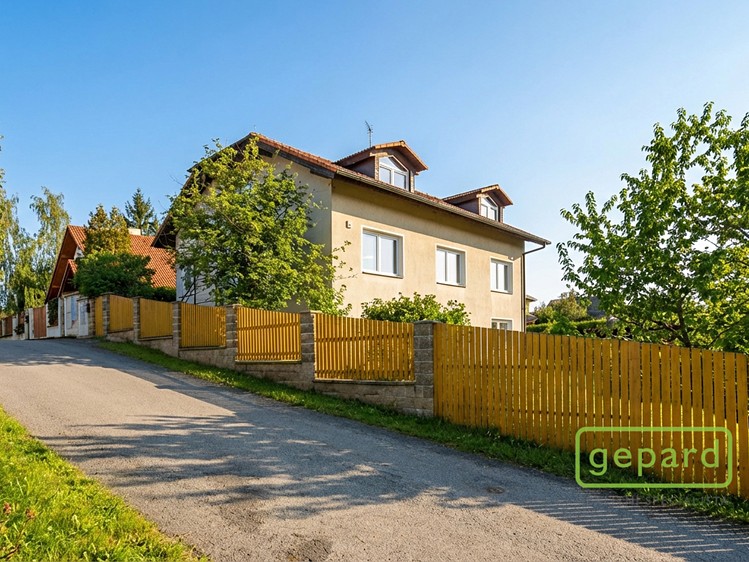 Prodej rodinného domu 350 m², pozemek 582 m² - foto 3