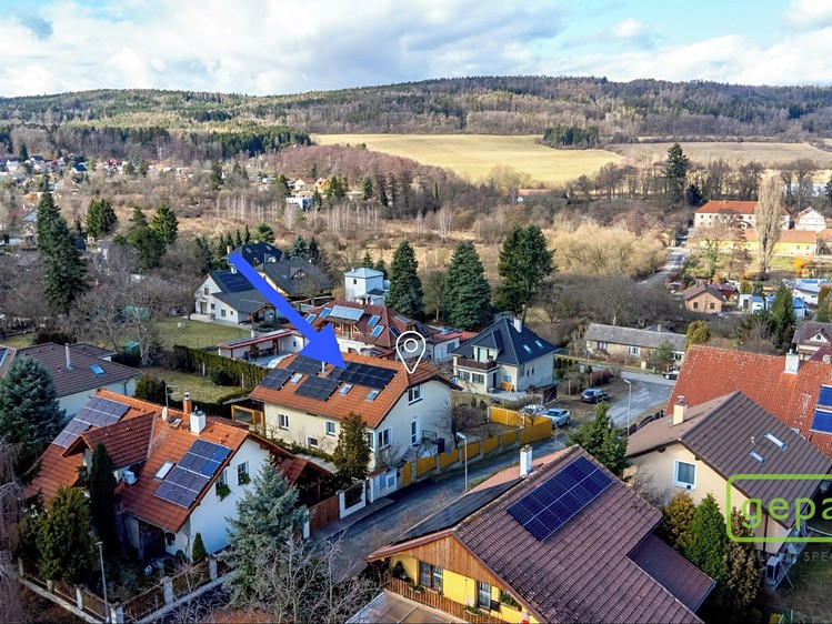 Prodej rodinného domu 350 m², pozemek 582 m² - foto 2