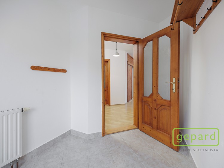 Prodej rodinného domu 350 m², pozemek 582 m² - foto 8