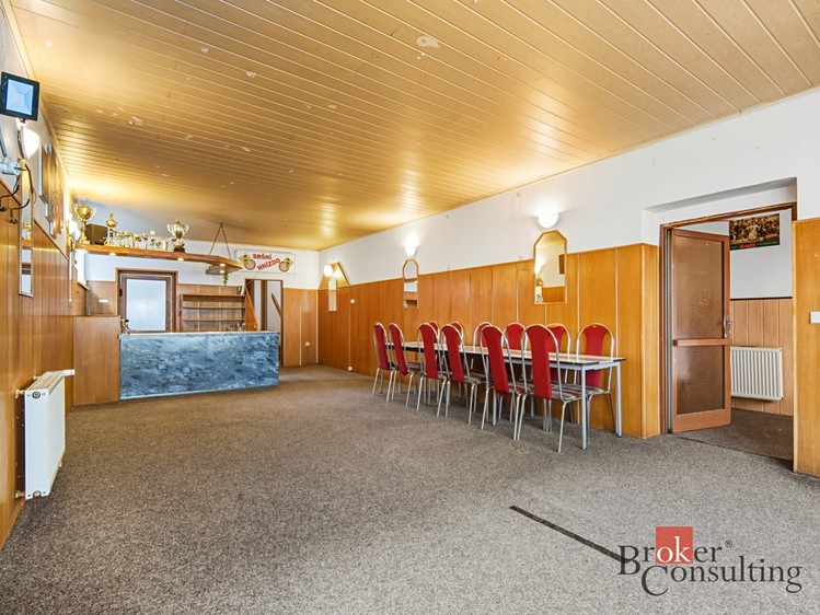 Prodej  rodinného domu 395 m², pozemek 992 m² - foto 3