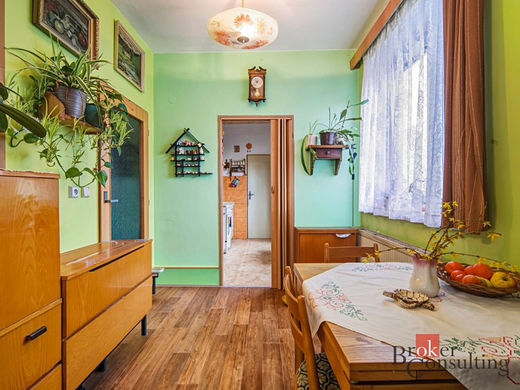 Prodej  rodinného domu 395 m², pozemek 992 m² - foto 7