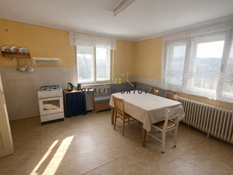 Prodej rodinného domu 179 m², pozemek 3 930 m² - foto 3
