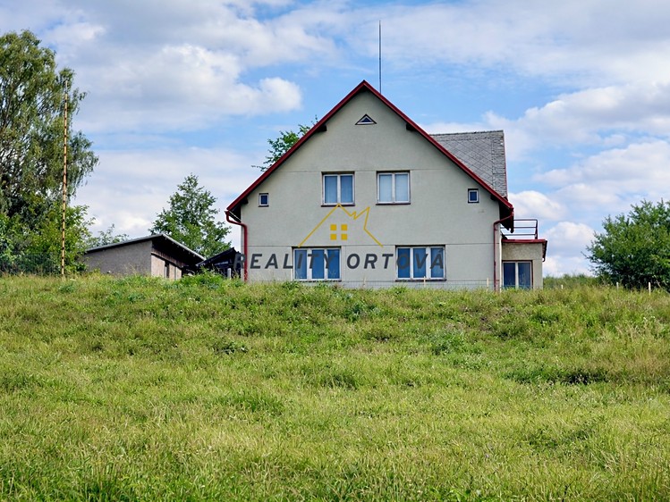 Prodej rodinného domu 179 m², pozemek 3 930 m² - foto 1