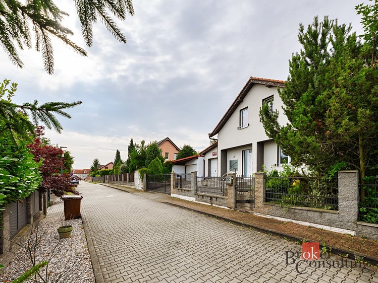 Prodej  rodinného domu 220 m², pozemek 815 m² - foto 4