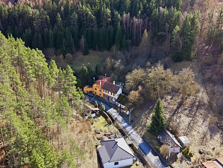 Prodej rodinného domu 140 m², pozemek 1 817 m² - foto 1