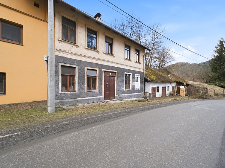 Prodej rodinného domu 140 m², pozemek 1 817 m² - foto 7