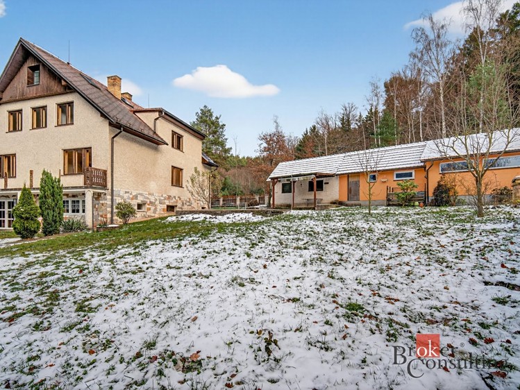 Prodej rodinného domu 301 m², pozemek 1 951 m² - foto 4