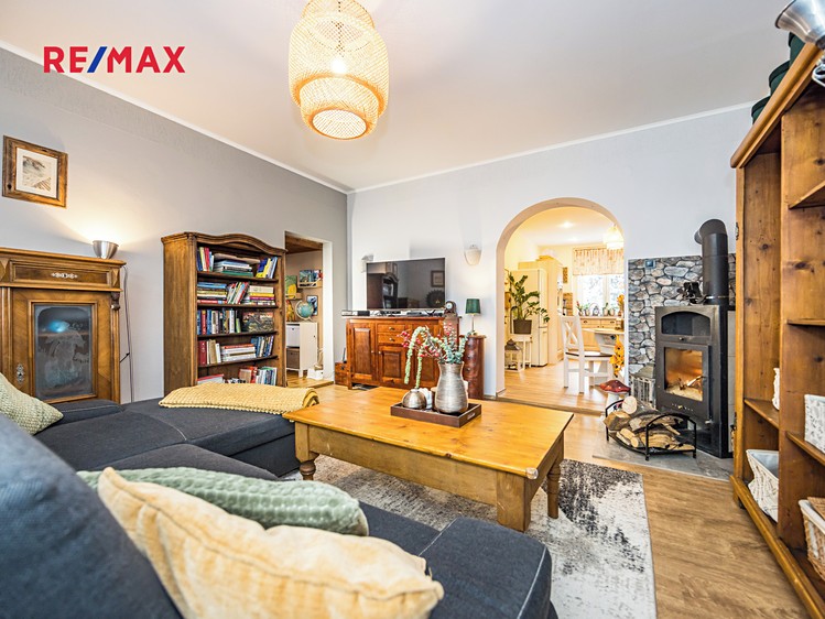 Prodej vícegeneračního domu 234 m², pozemek 262 m² - foto 6