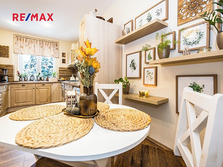 Prodej vícegeneračního domu 234 m², pozemek 262 m² - foto 5
