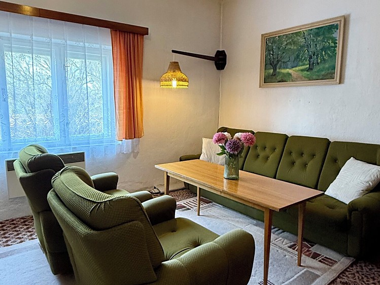 Prodej rodinného domu 117 m², pozemek 746 m² - foto 2