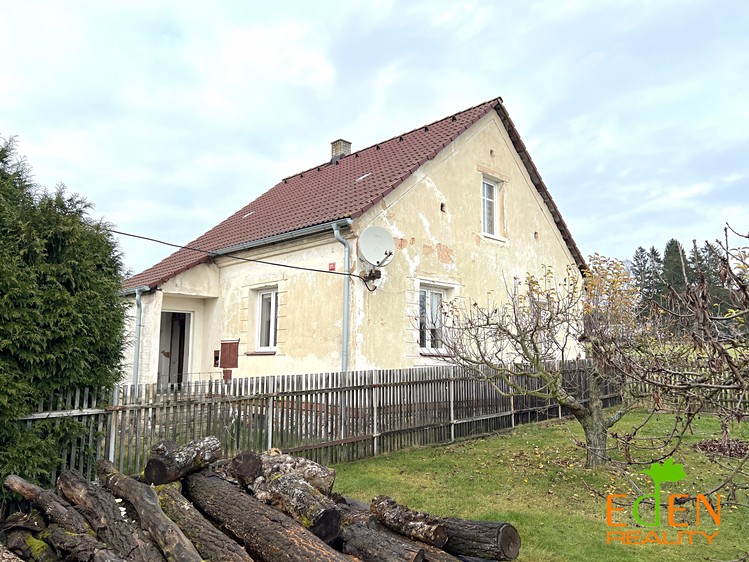 Prodej rodinného domu 135 m², pozemek 878 m² - foto 1