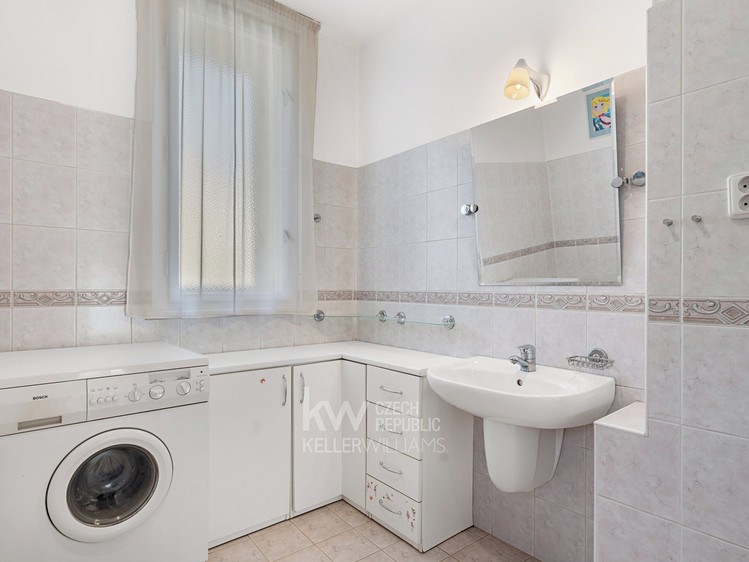 Prodej rodinného domu 205 m², pozemek 574 m² - foto 3