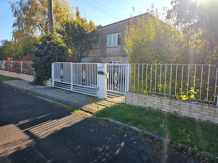 Prodej rodinného domu 145 m², pozemek 1 114 m² - foto 4