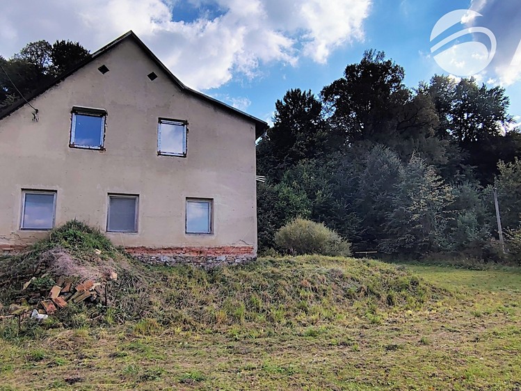 Prodej rodinného domu 260 m², pozemek 627 m² - foto 2