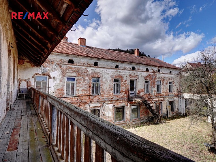 Prodej památky 1 200 m², pozemek 2 155 m² - foto 1