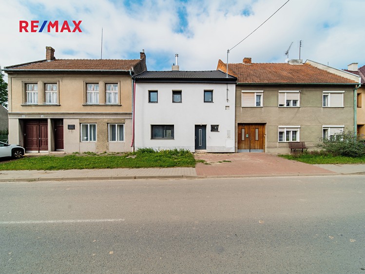 Prodej rodinného domu 122 m², pozemek 469 m² - foto 2