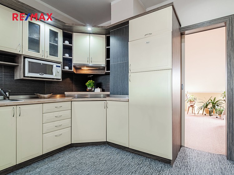 Prodej  rodinného domu 276 m², pozemek 181 m² - foto 6