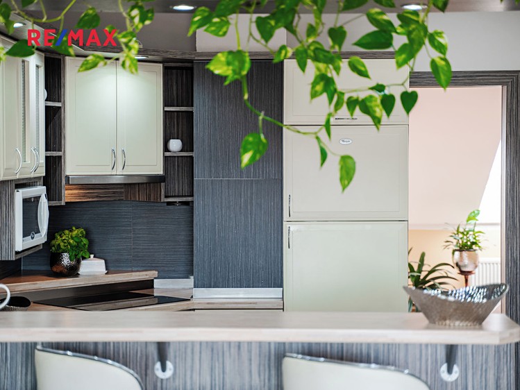 Prodej  rodinného domu 276 m², pozemek 181 m² - foto 7