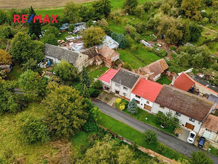 Prodej rodinného domu 100 m², pozemek 104 m² - foto 1