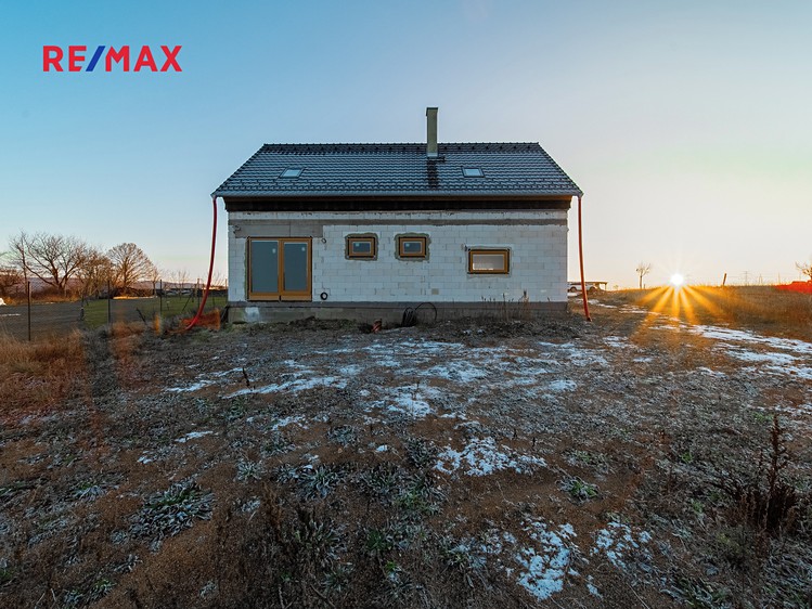 Prodej rodinného domu 155 m², pozemek 2 068 m² - foto 4