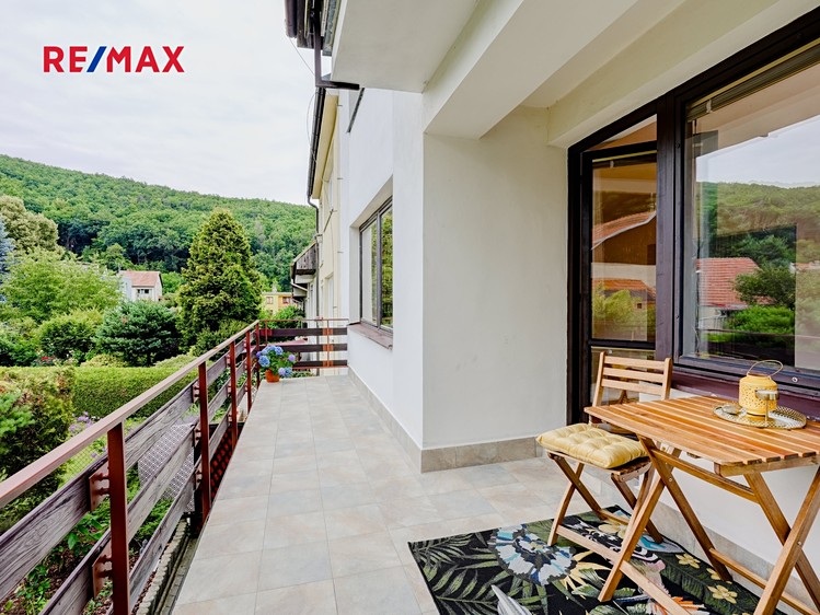 Prodej rodinného domu 280 m², pozemek 314 m² - foto 1