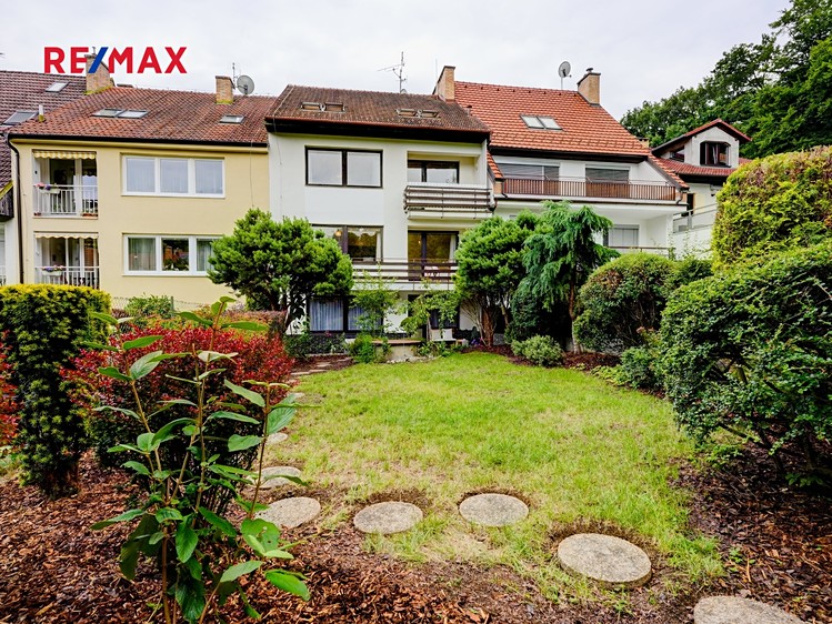 Prodej rodinného domu 280 m², pozemek 314 m² - foto 8