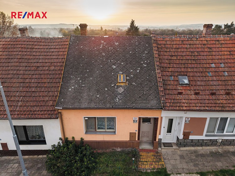 Prodej rodinného domu 90 m², pozemek 112 m² - foto 2
