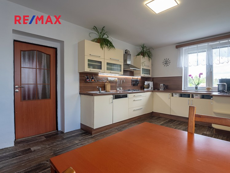Prodej  rodinného domu 131 m², pozemek 368 m² - foto 5