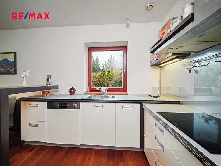 Prodej rodinného domu 157 m², pozemek 1 460 m² - foto 4