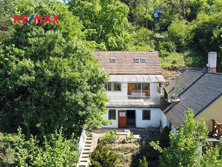 Prodej rodinného domu 137 m², pozemek 766 m² - foto 2
